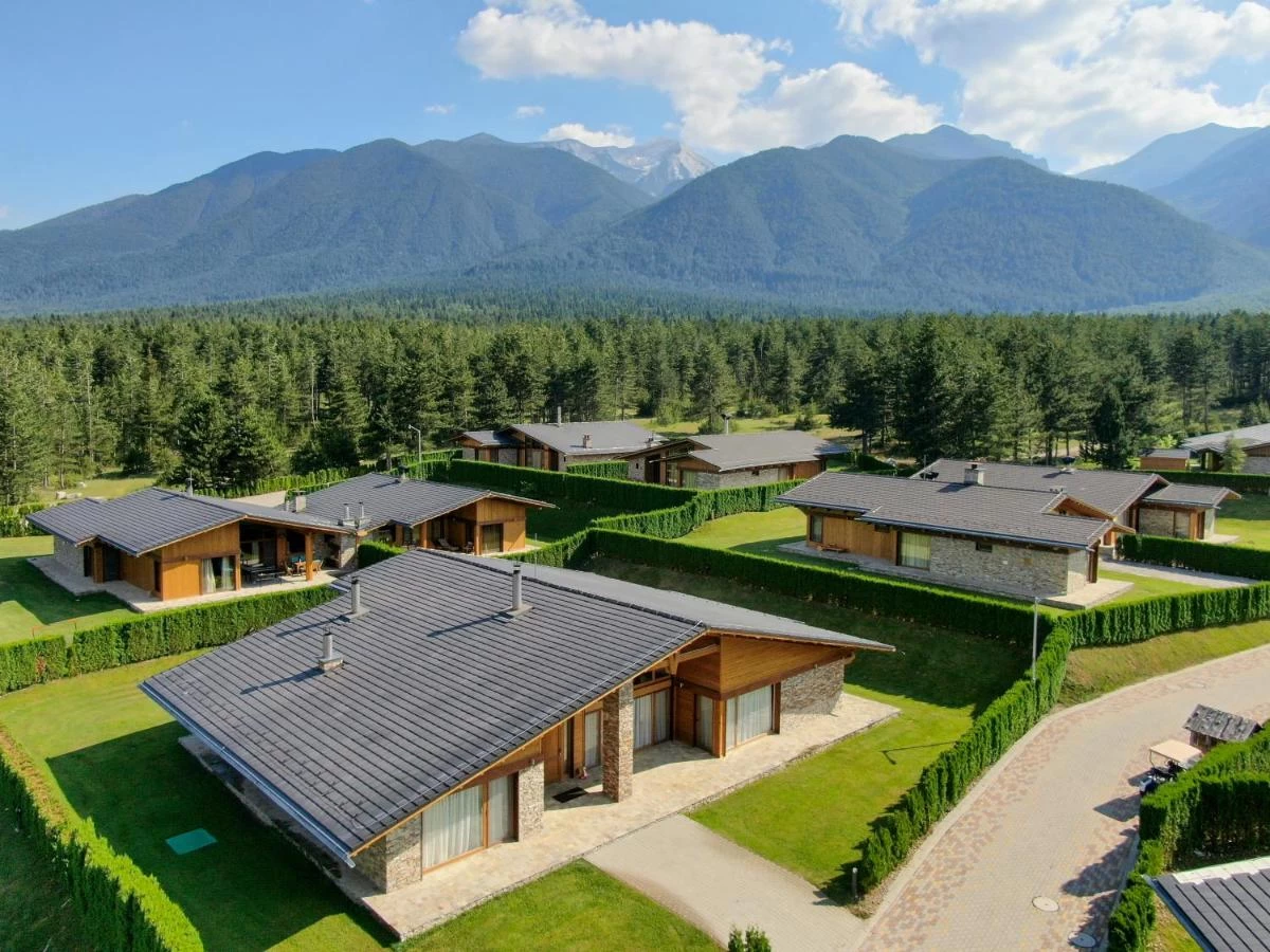 Luxury Chalets Pirin Golf &amp; Country Club